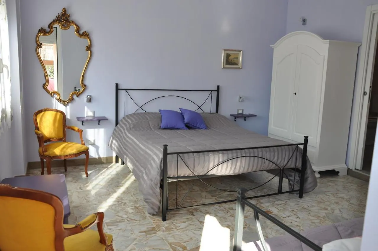 B&B Mila E Nan Borghetto Santo Spirito Bed & Breakfast